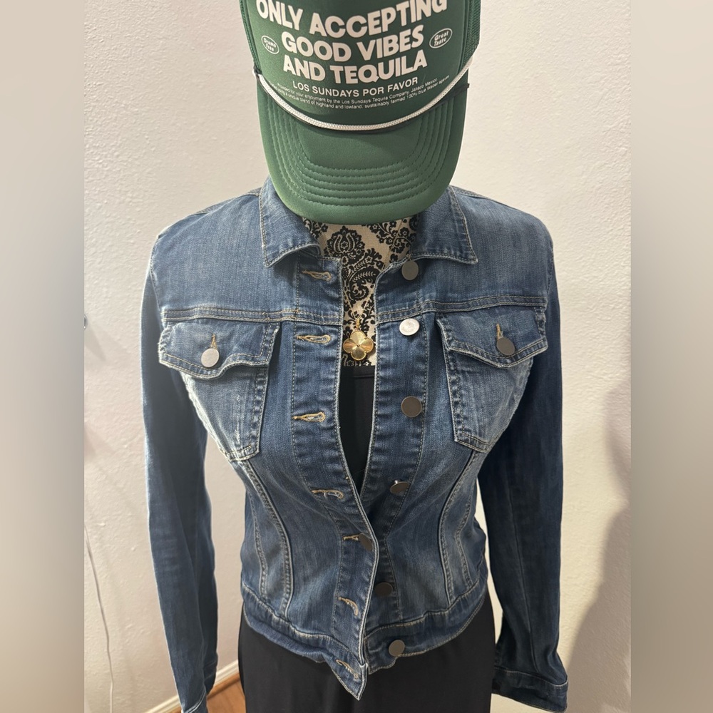 Kut from the Kloth Classic Blue Denim Jacket 💙
